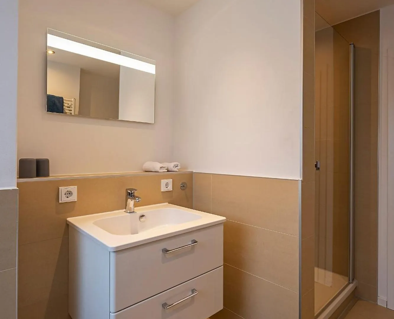 Bed and Breakfast Sieben Zimmer & Ein Tisch Μπόμπινγκεν